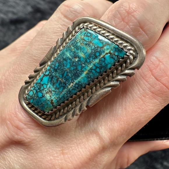 Artist signed Turquoise Sterling statement ring - Picture 6 of 8